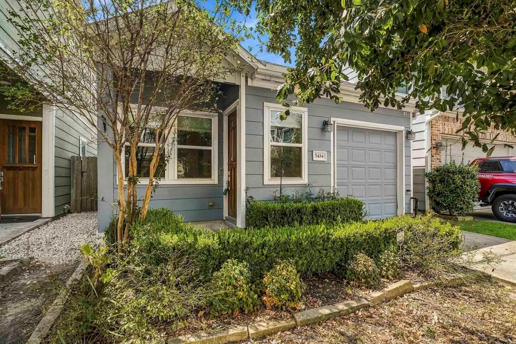 5434 Camaguey Street - Photo 0