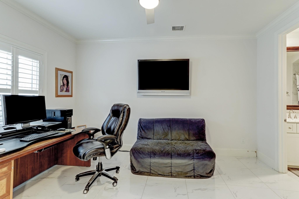 2015 Mcclendon Street - Photo 5