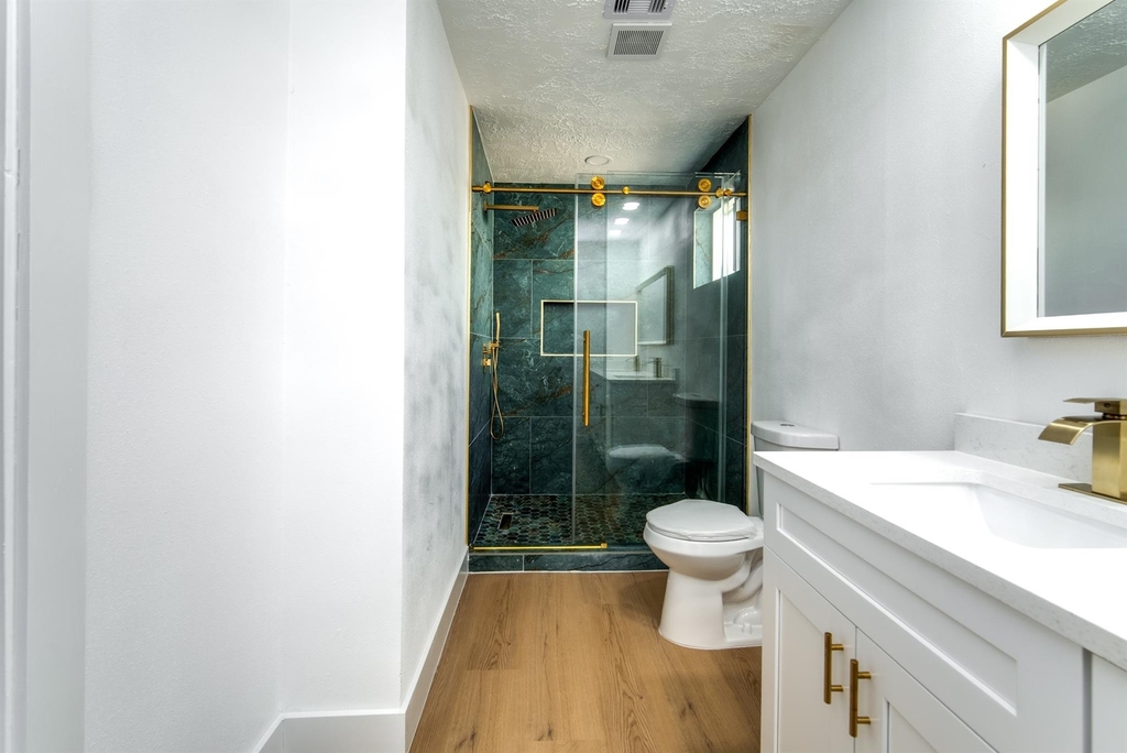 9002 Enchanted Forest Drive - Photo 32