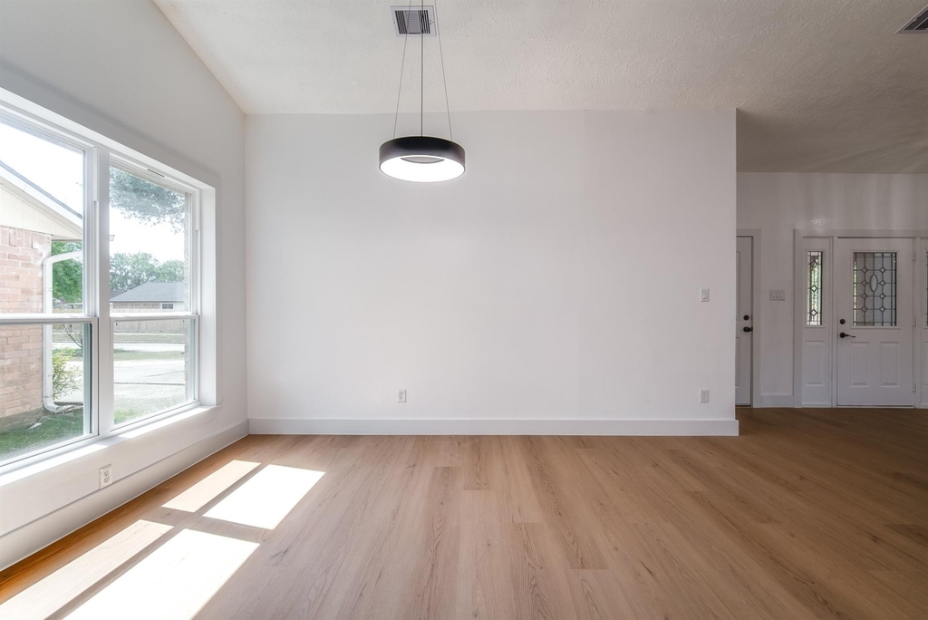 9002 Enchanted Forest Drive - Photo 19