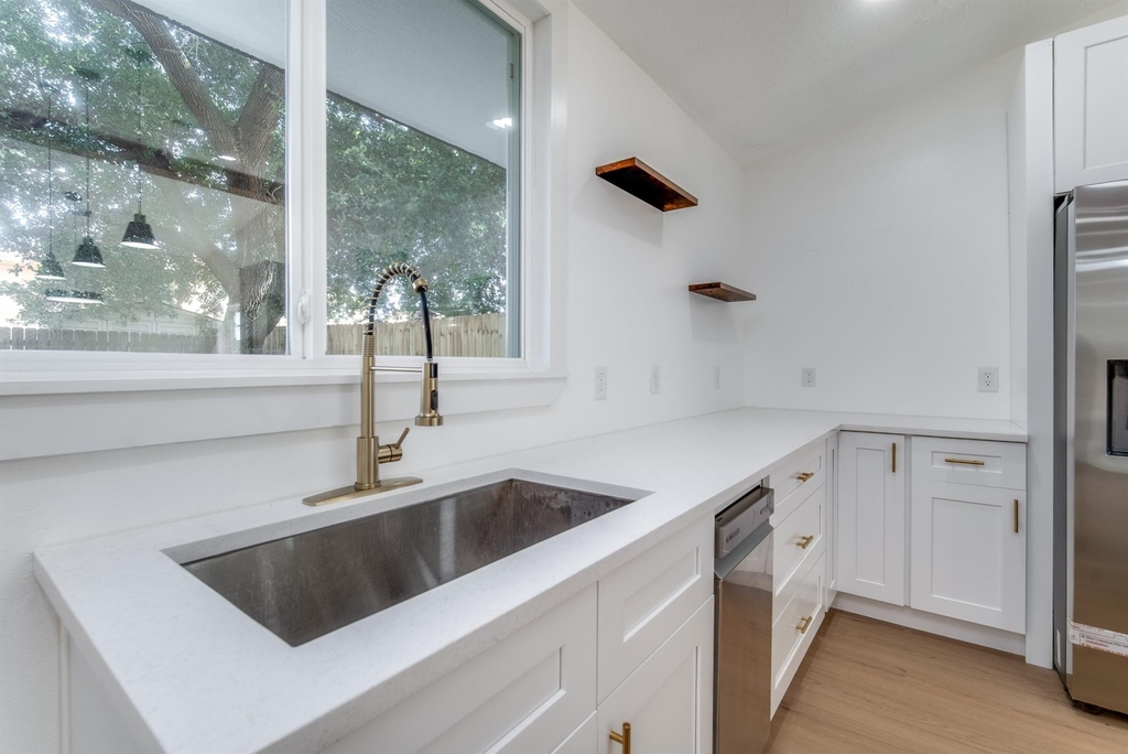 9002 Enchanted Forest Drive - Photo 12