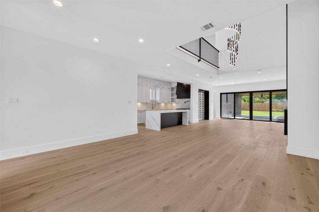 1508 Woodvine Drive - Photo 4