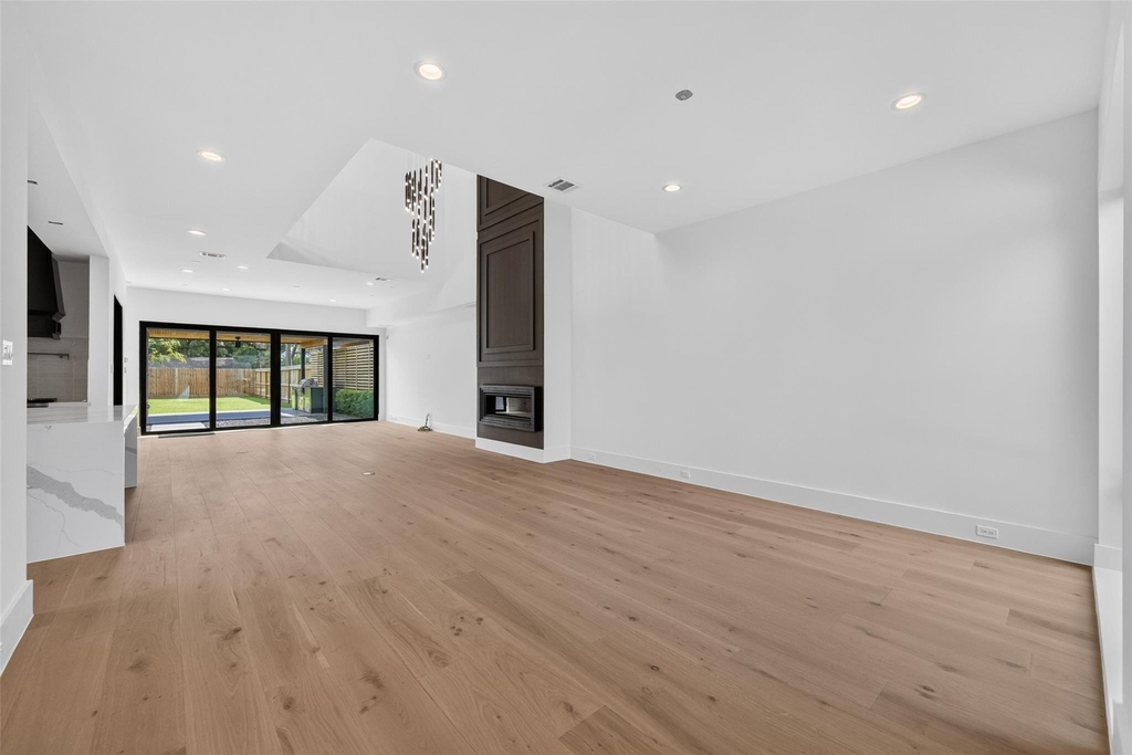 1508 Woodvine Drive - Photo 3
