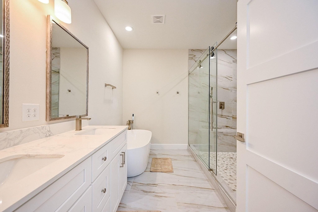 4746 Mallow Street E - Photo 13