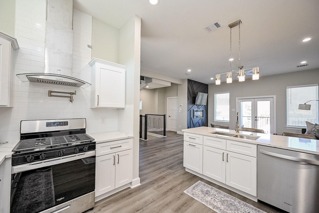 4746 Mallow Street E - Photo 9