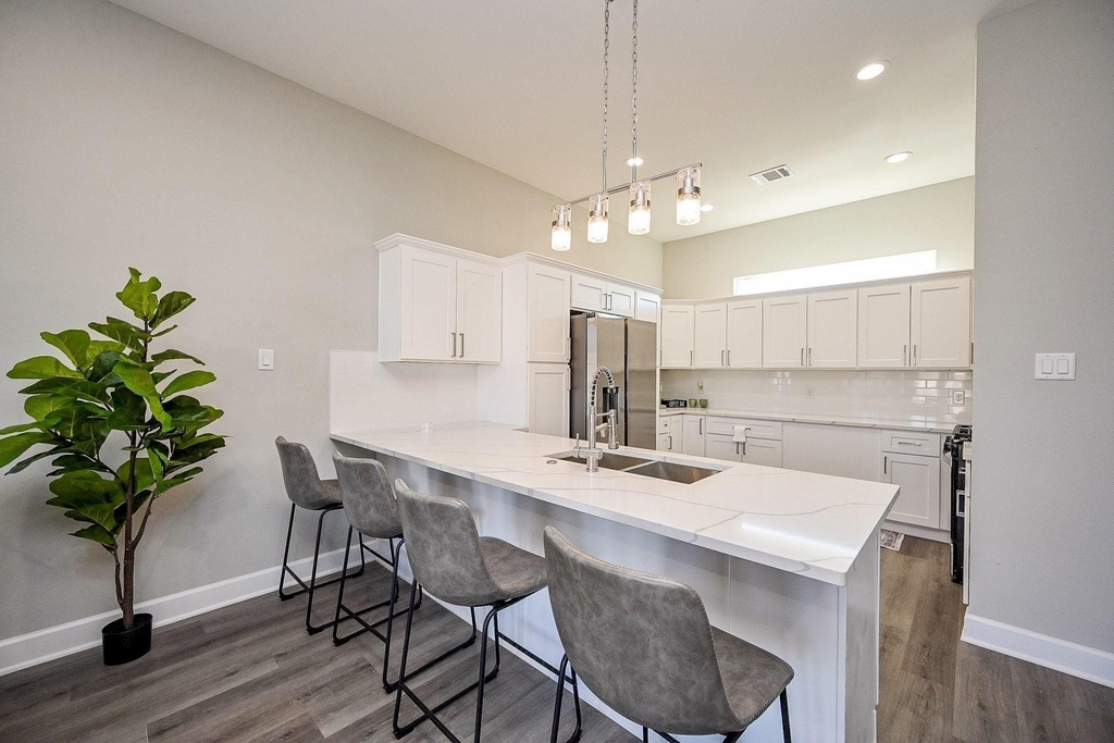 4746 Mallow Street E - Photo 6