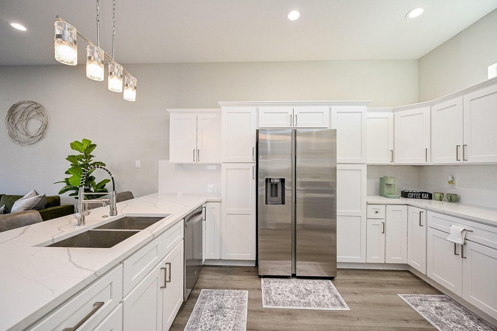 4746 Mallow Street E - Photo 7