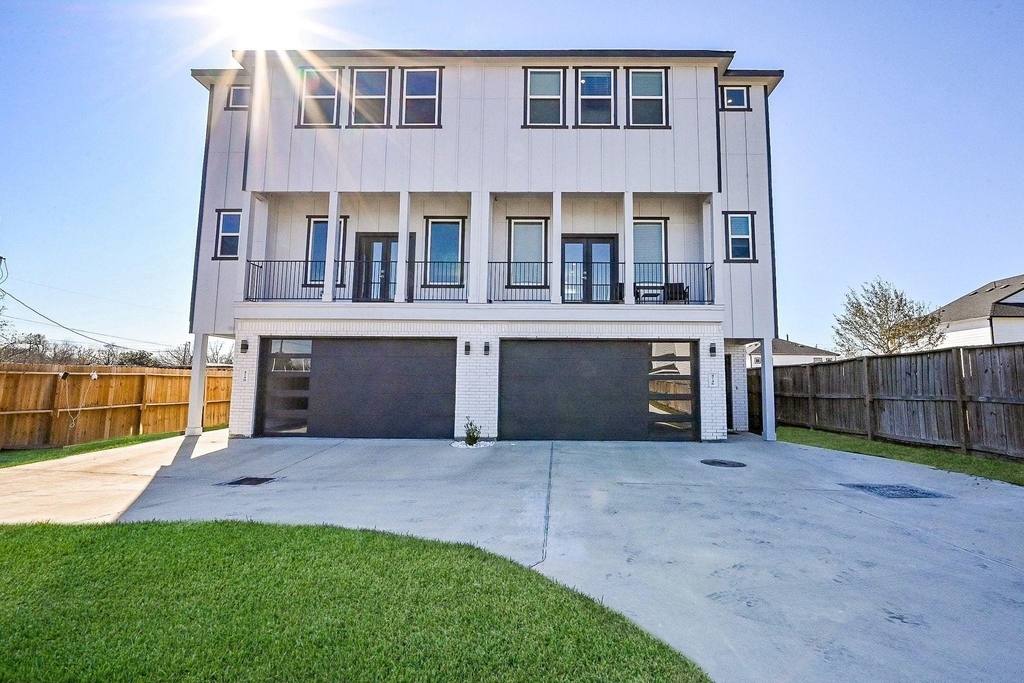 4746 Mallow Street E - Photo 1