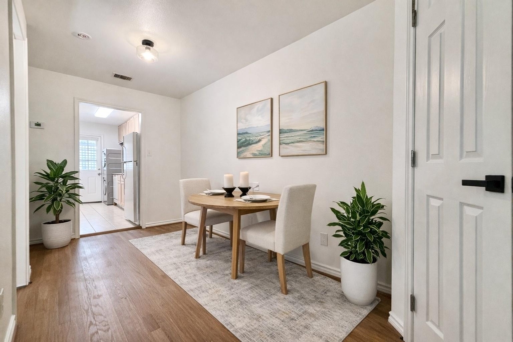 2126 Banks Street - Photo 14