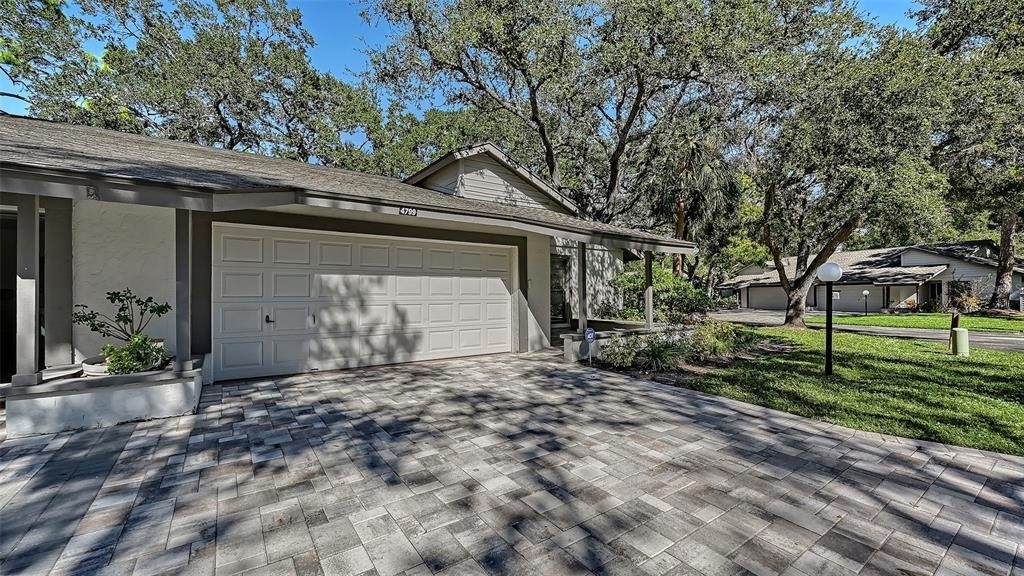 4799 Oak Forest Drive W - Photo 2