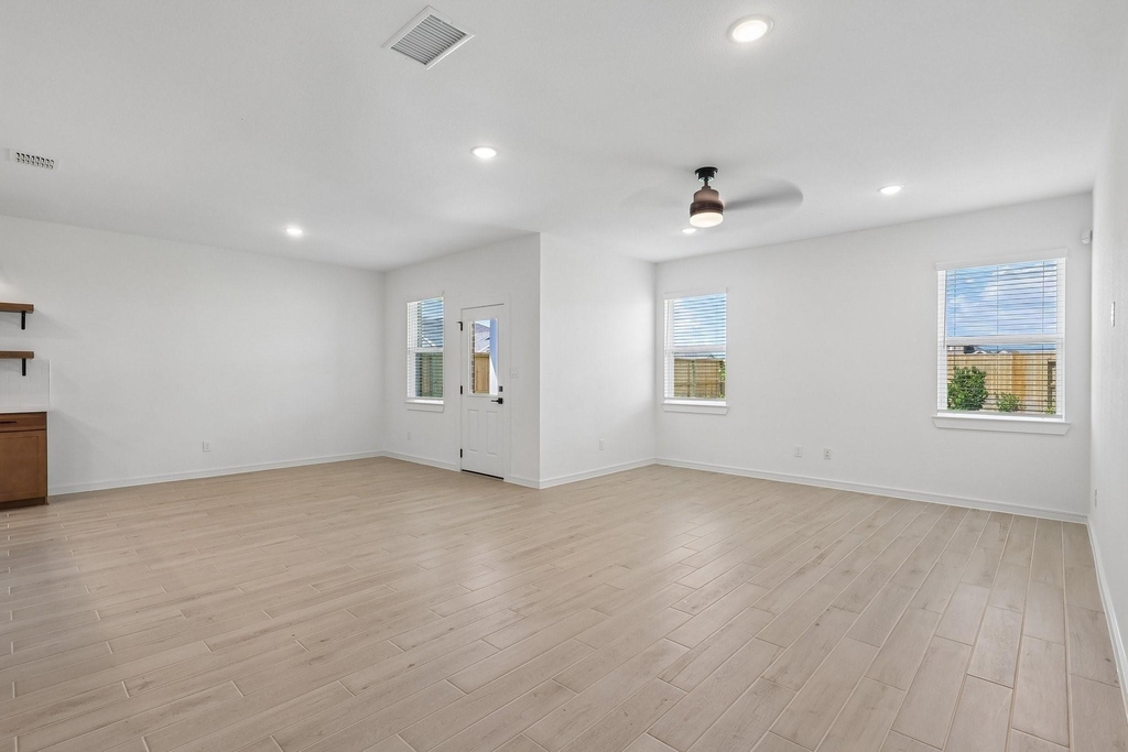 551 Day Station Drive - Photo 3