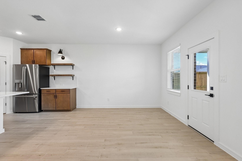 551 Day Station Drive - Photo 6