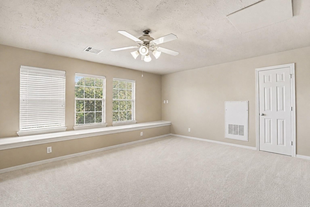 1502 Olive Place - Photo 18