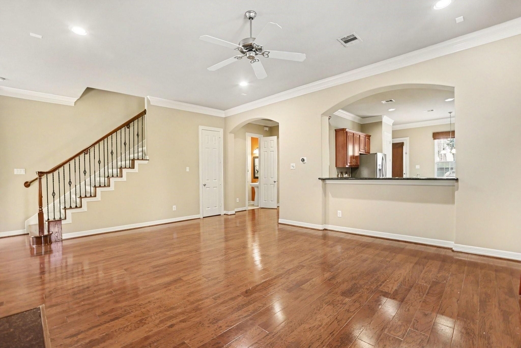 1502 Olive Place - Photo 2