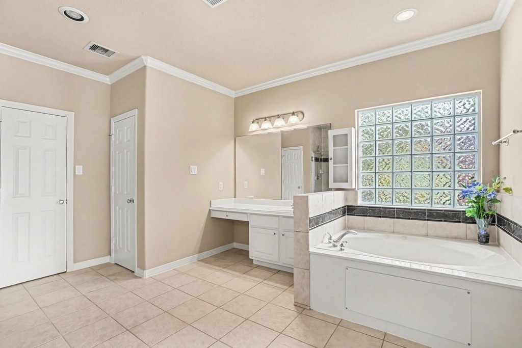 1502 Olive Place - Photo 11