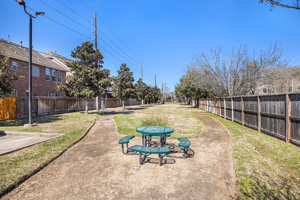 1502 Olive Place - Photo 22