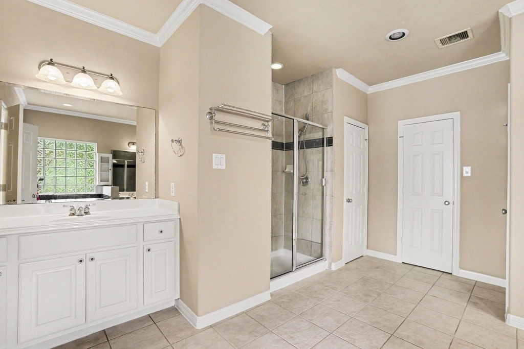 1502 Olive Place - Photo 12