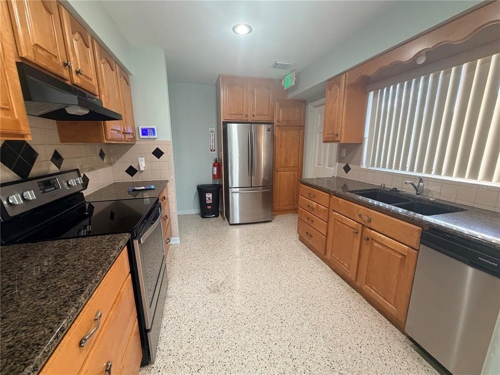 3111 26th Street W - Photo 4