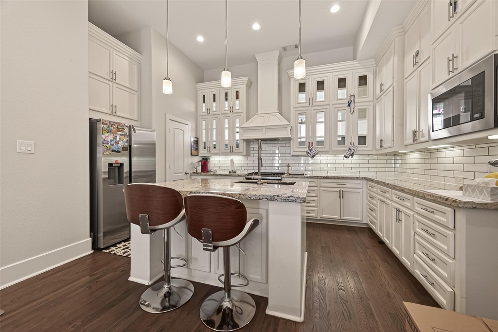 2020 Mcgowen Street - Photo 6