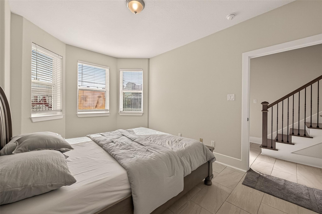 2020 Mcgowen Street - Photo 18