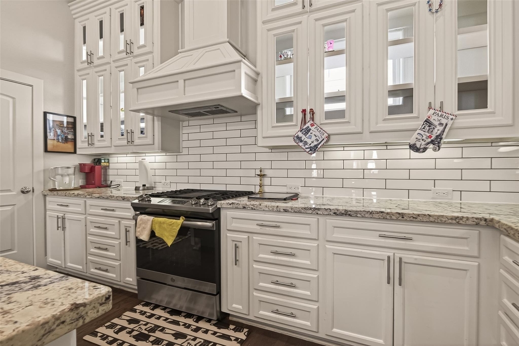 2020 Mcgowen Street - Photo 13