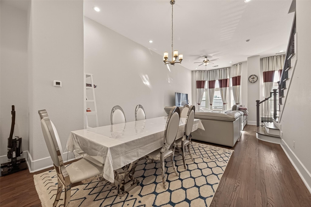 2020 Mcgowen Street - Photo 10