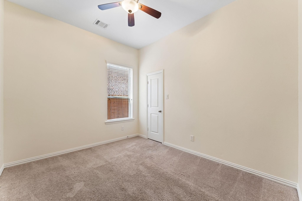 27943 Castle Park Lane - Photo 31