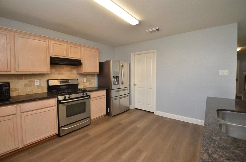 20822 Baronsledge Lane - Photo 12