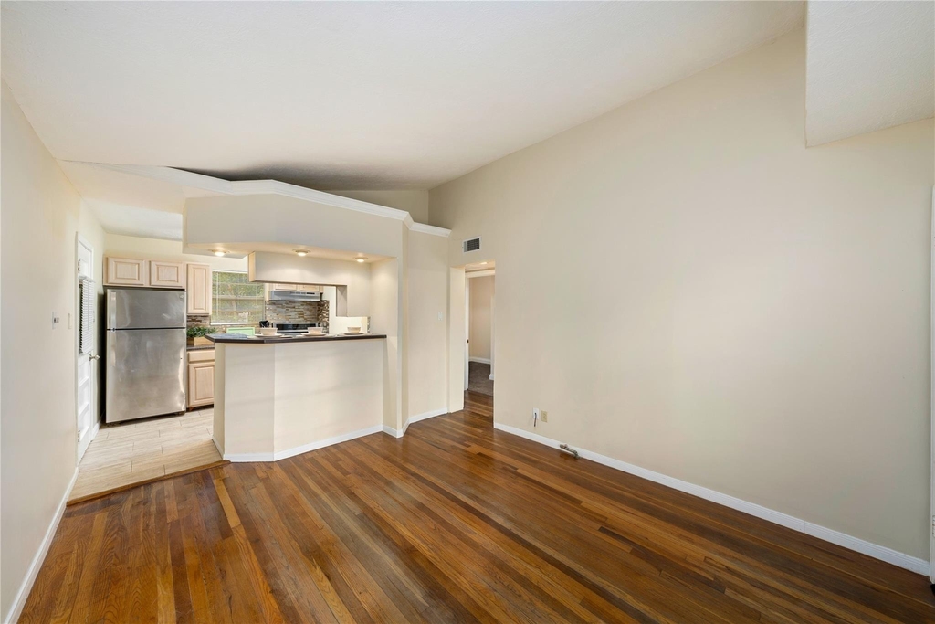 2308 Lucas Street - Photo 3