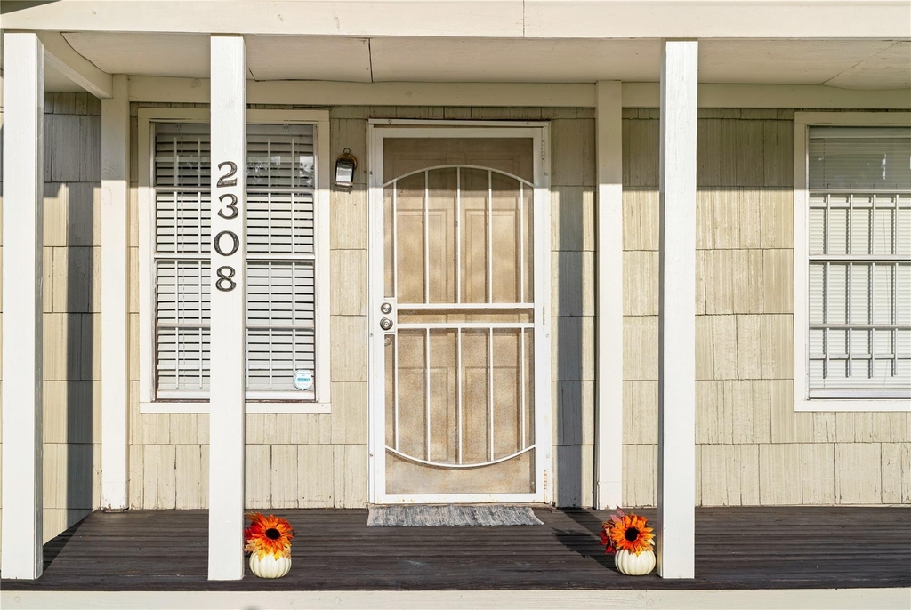 2308 Lucas Street - Photo 1