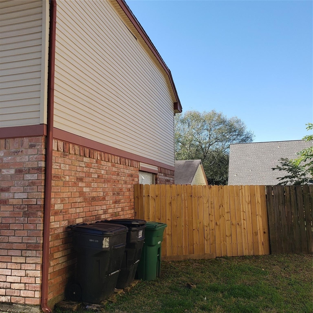 16734 Lost Quail Drive - Photo 2