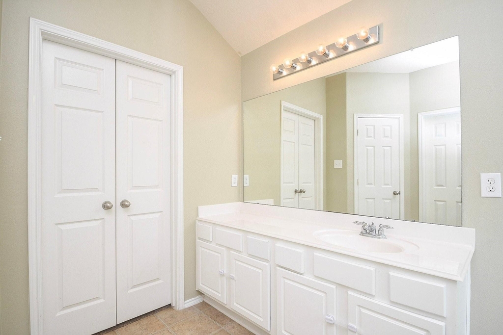 5010 Bridgevalley Court - Photo 24