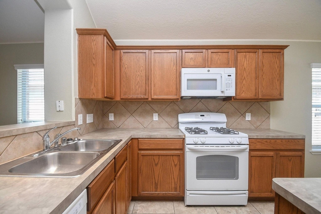 5010 Bridgevalley Court - Photo 10