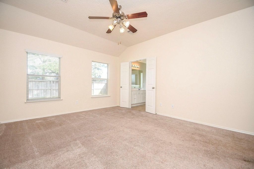 5010 Bridgevalley Court - Photo 18