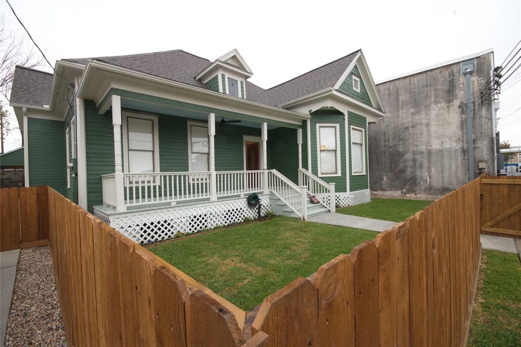 505 Winnie Street - Photo 3