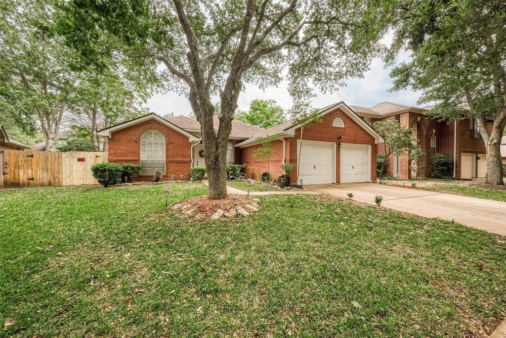 207 Rolling Plains Drive - Photo 2
