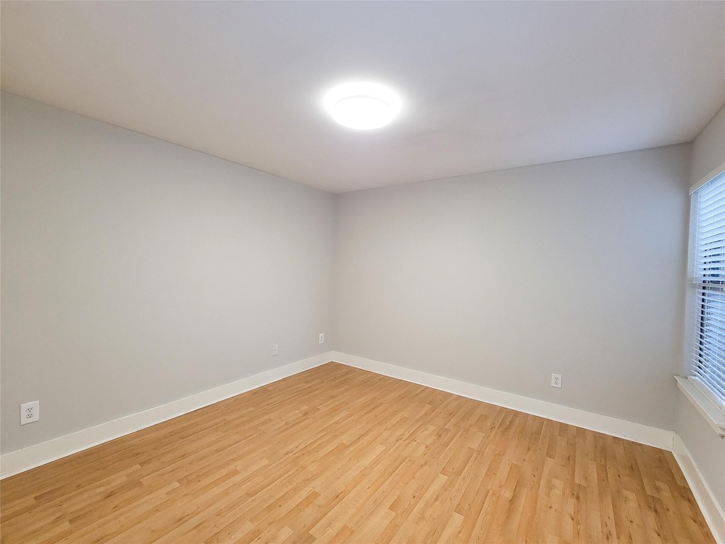 411 West 26th Street - Photo 22
