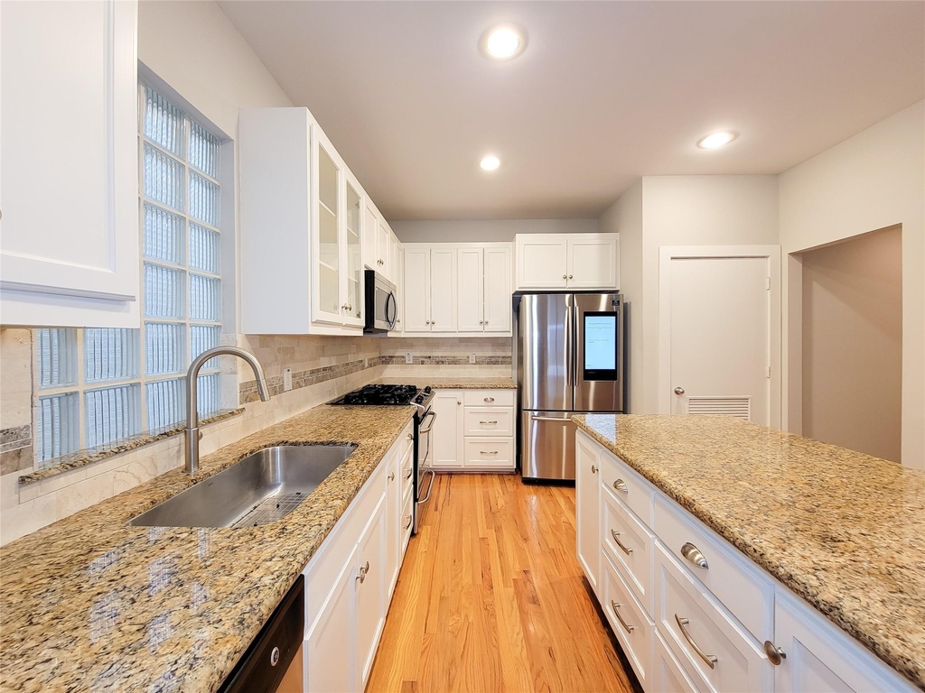 411 West 26th Street - Photo 4