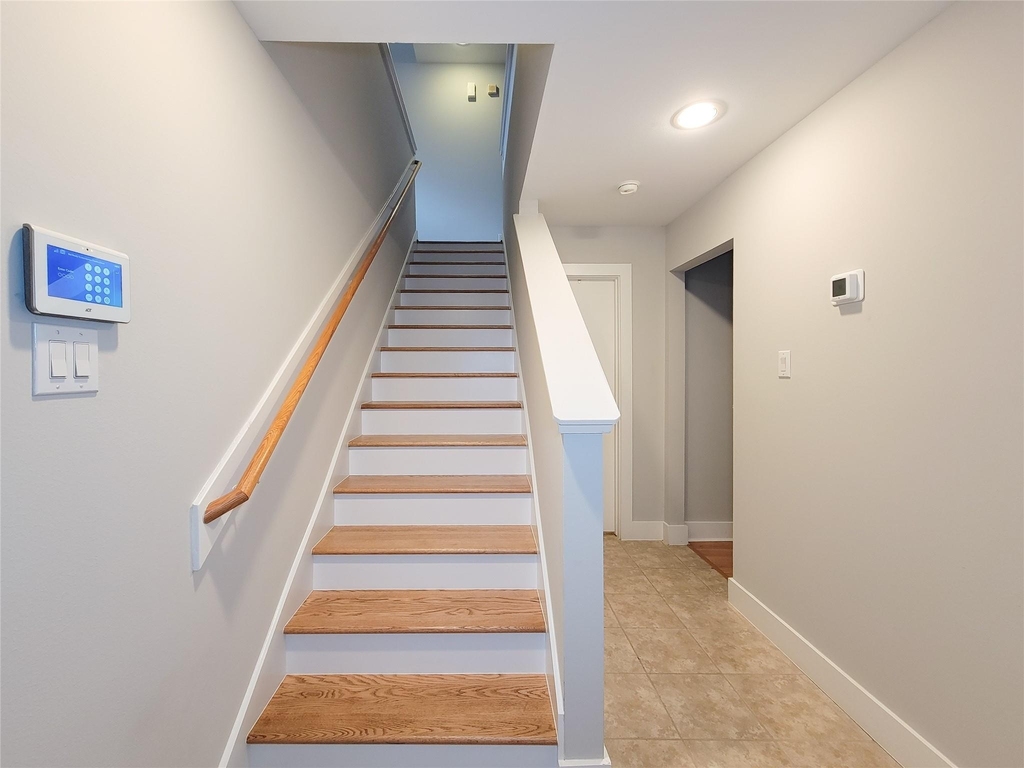411 West 26th Street - Photo 17