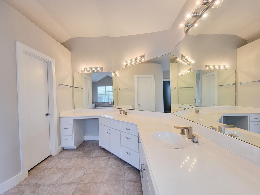 411 West 26th Street - Photo 30