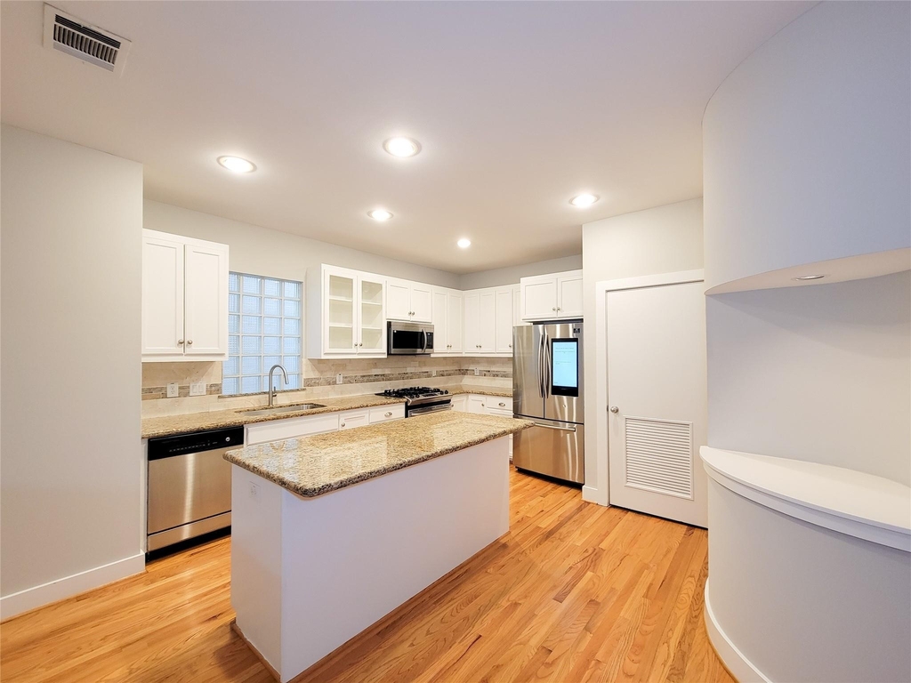 411 West 26th Street - Photo 2