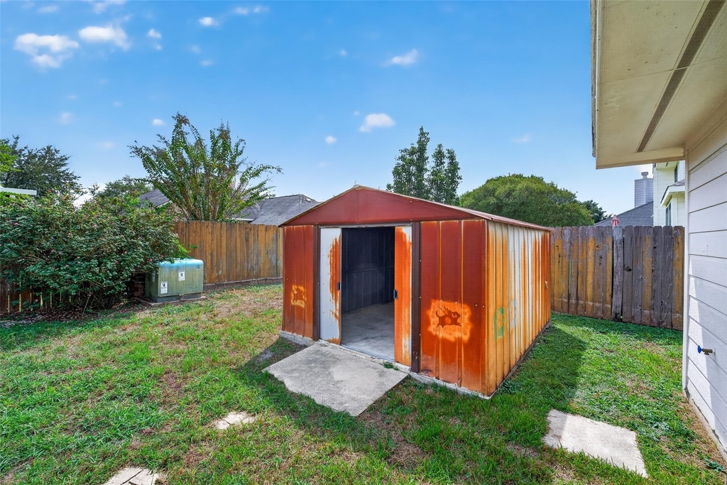 2127 Hannover Way - Photo 43
