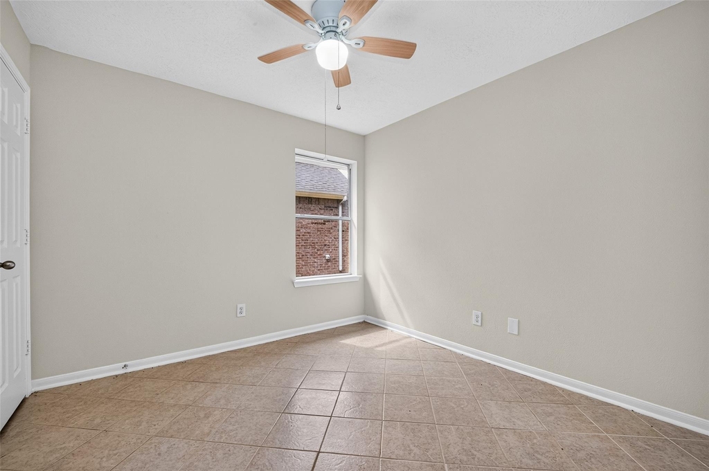 2127 Hannover Way - Photo 28