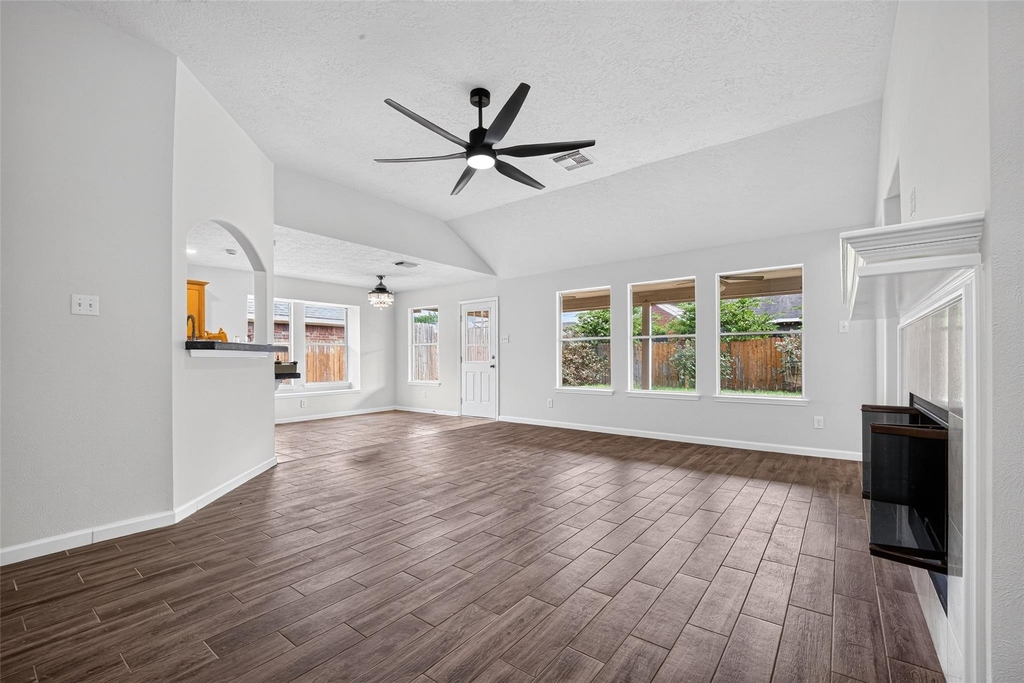 2127 Hannover Way - Photo 10