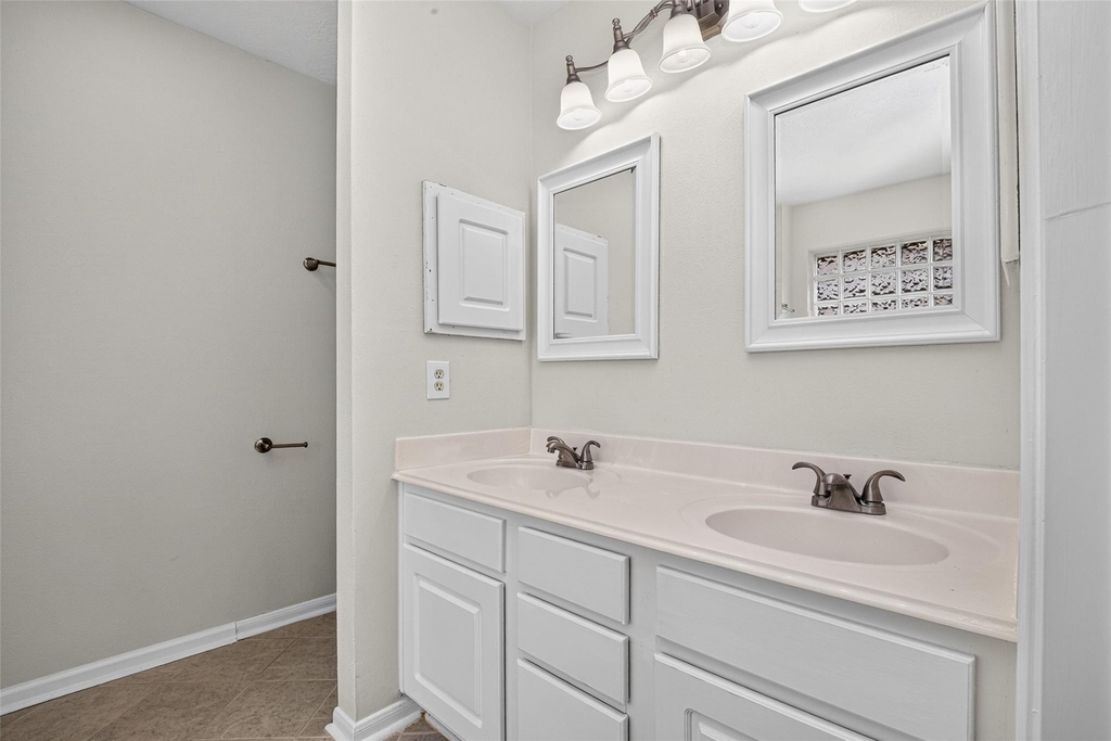 2127 Hannover Way - Photo 37