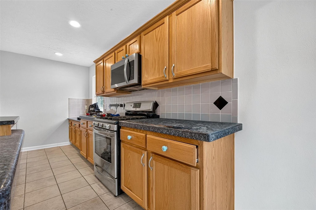2127 Hannover Way - Photo 17