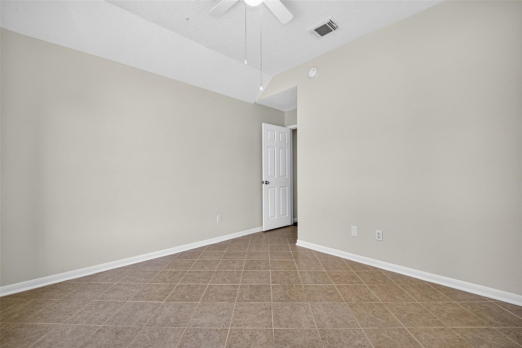 2127 Hannover Way - Photo 31
