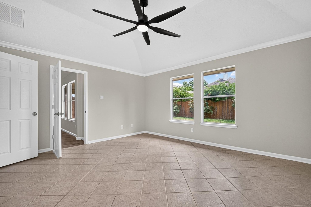 2127 Hannover Way - Photo 34