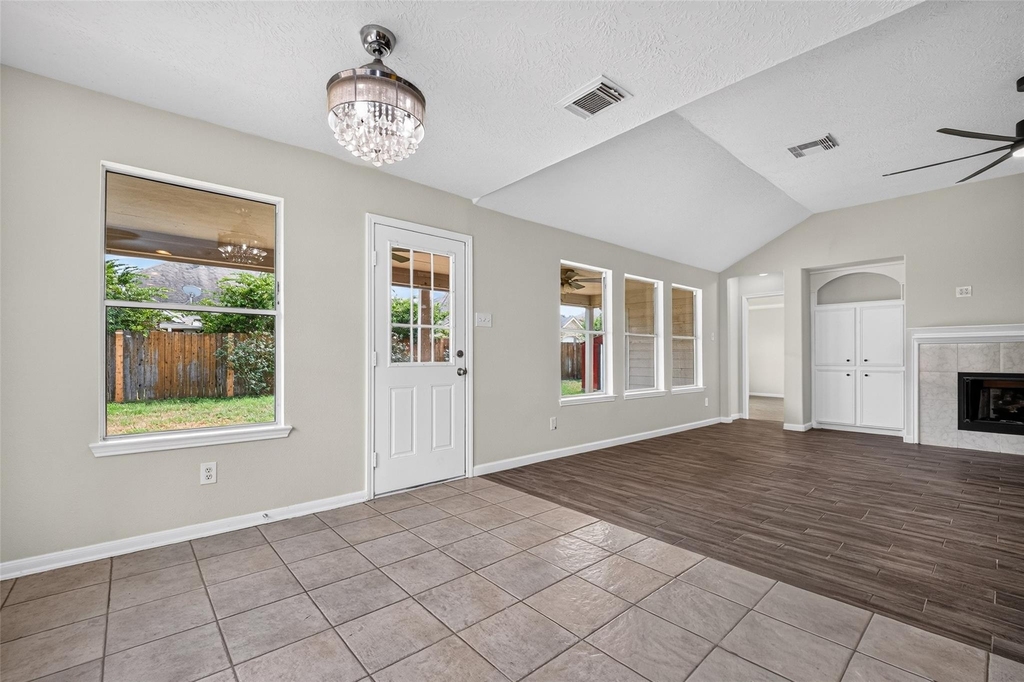 2127 Hannover Way - Photo 15