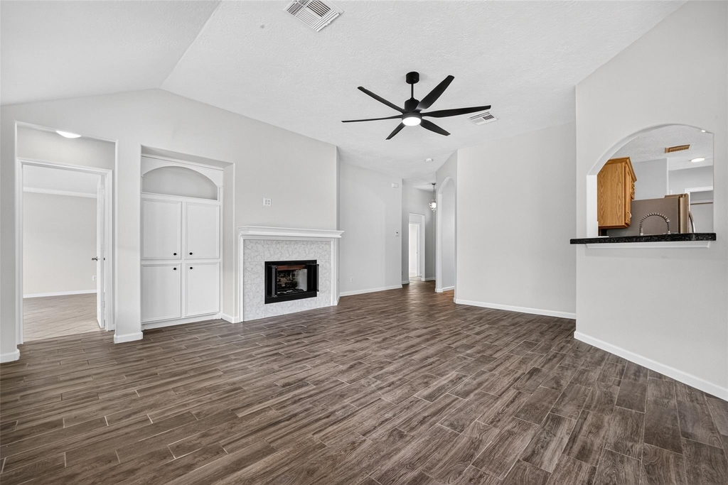 2127 Hannover Way - Photo 12